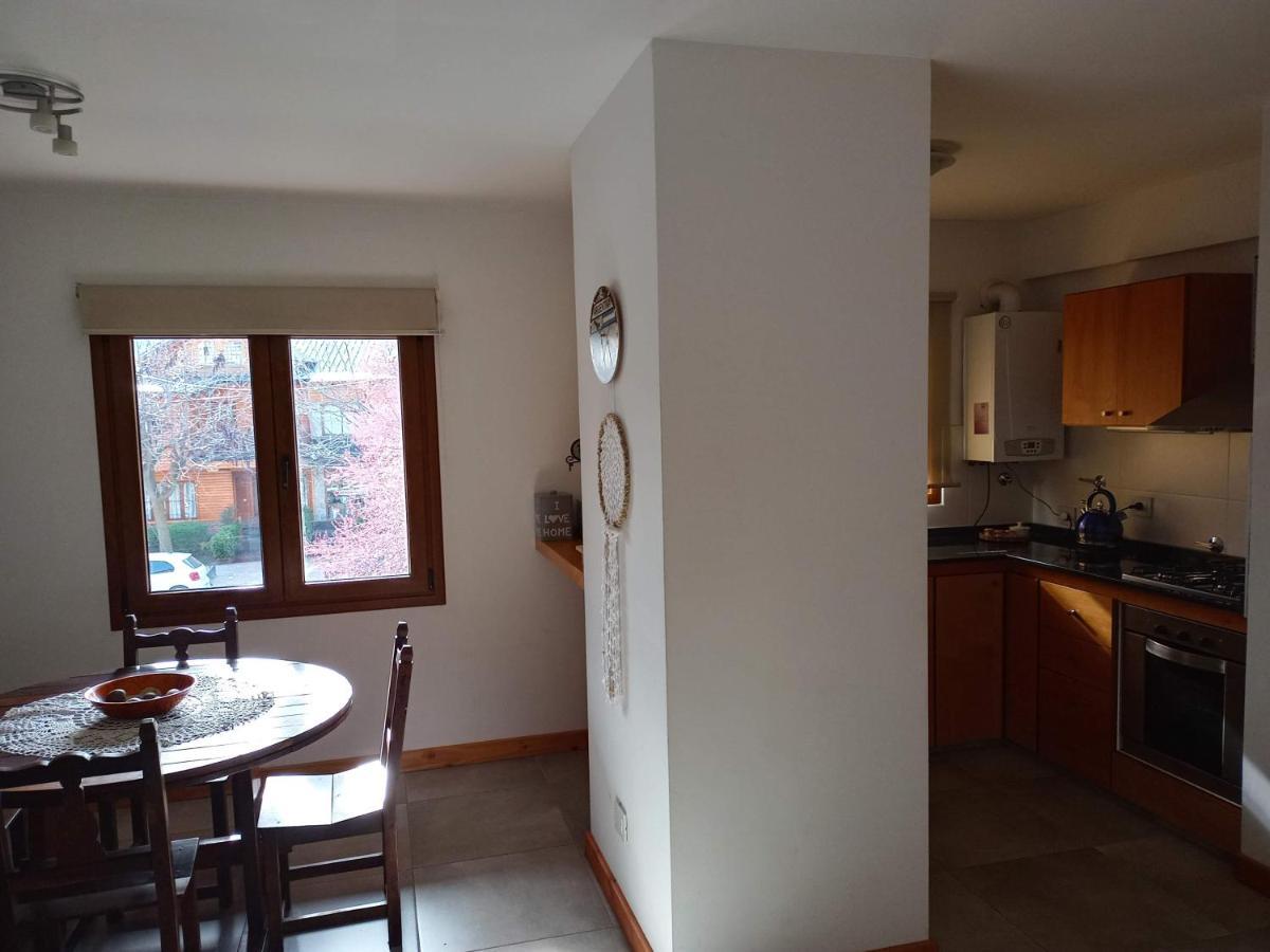 Cómodo Departamento Céntrico en San martin de los andes San Martín de los Andes Exterior foto